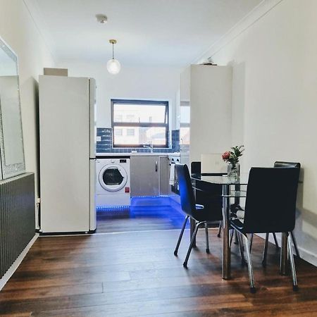 Beautiful Modern Apartment On Wick Lane London Eksteriør billede