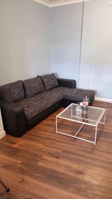 Beautiful Modern Apartment On Wick Lane London Eksteriør billede